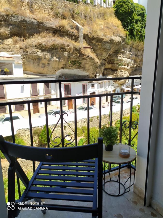 La Roca Encantada Setenil De Las Bodegas Luaran gambar